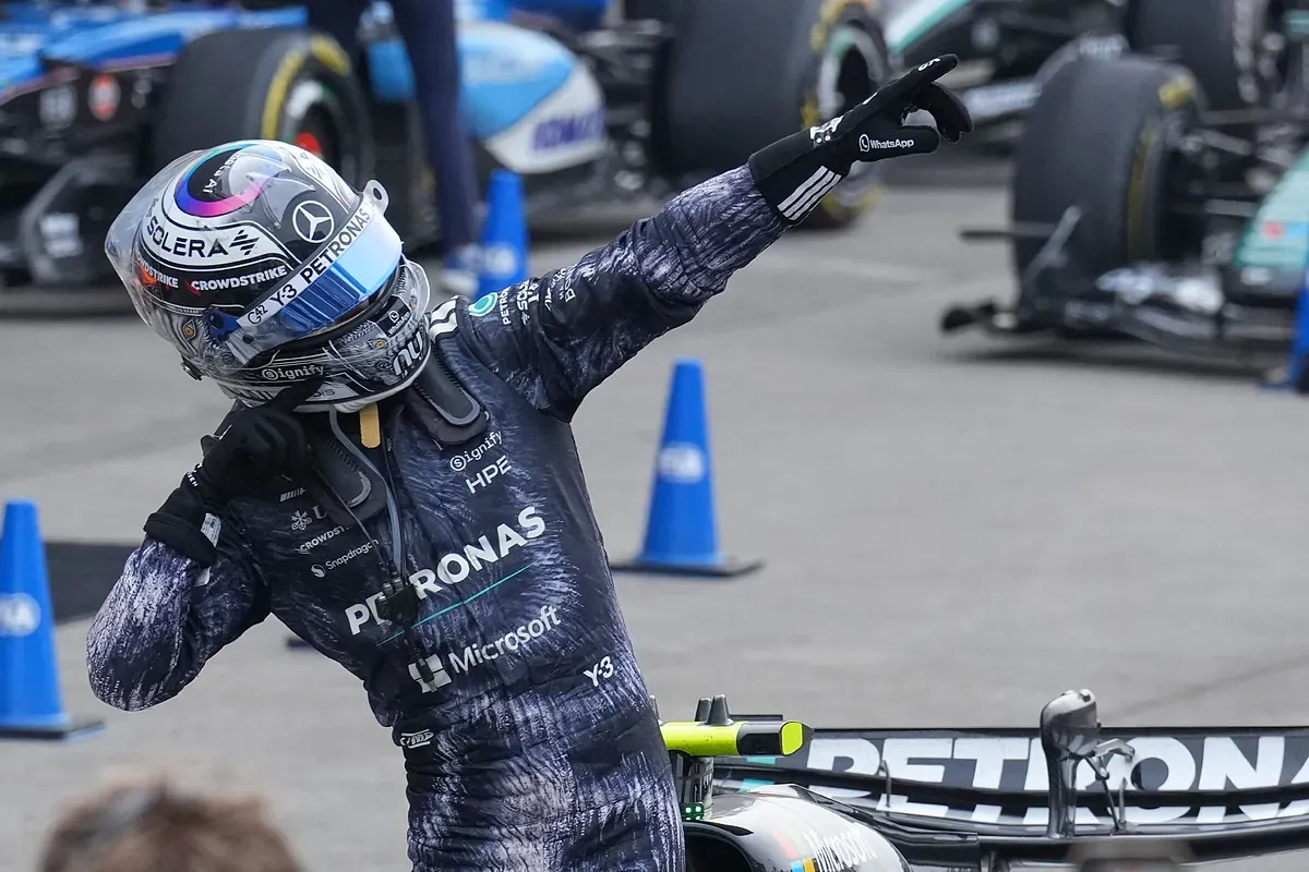 Antonelli luce la suerte de los campeones en Japón y Alonso acaba la carrera