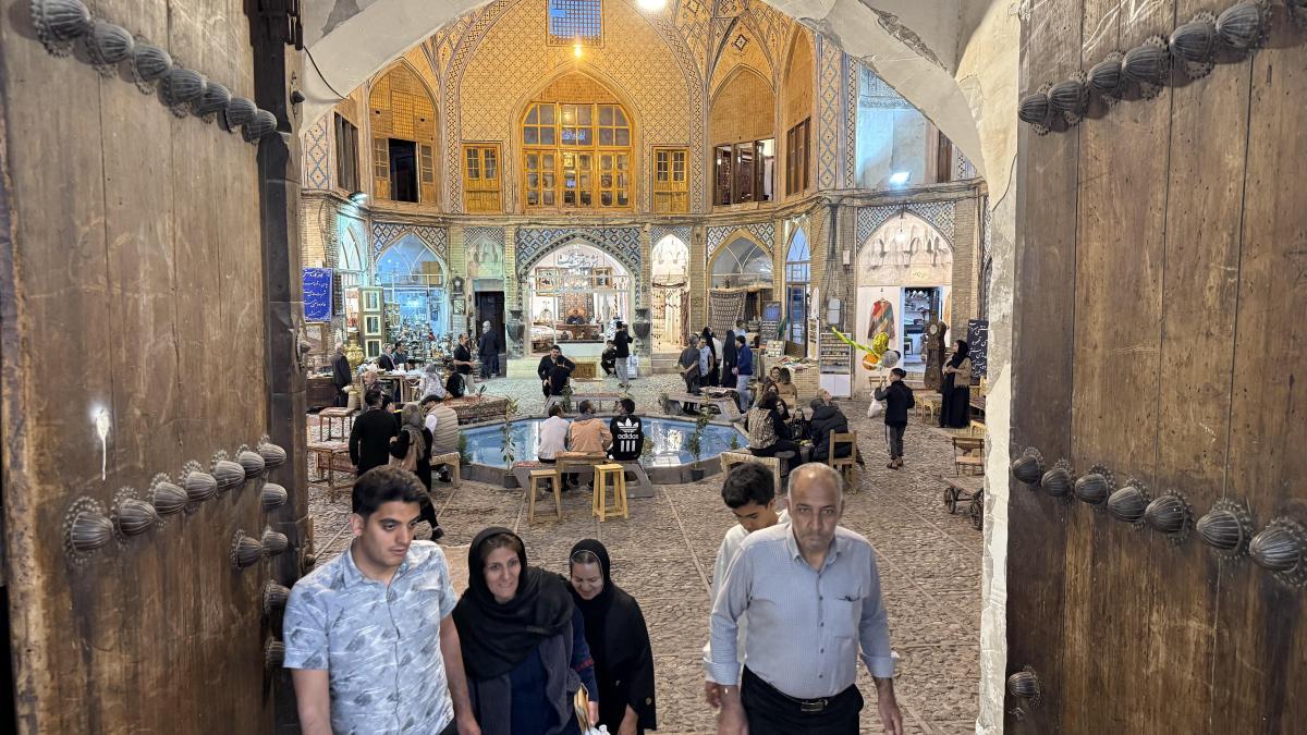 
                  La guerra es un eco en Kashan
              