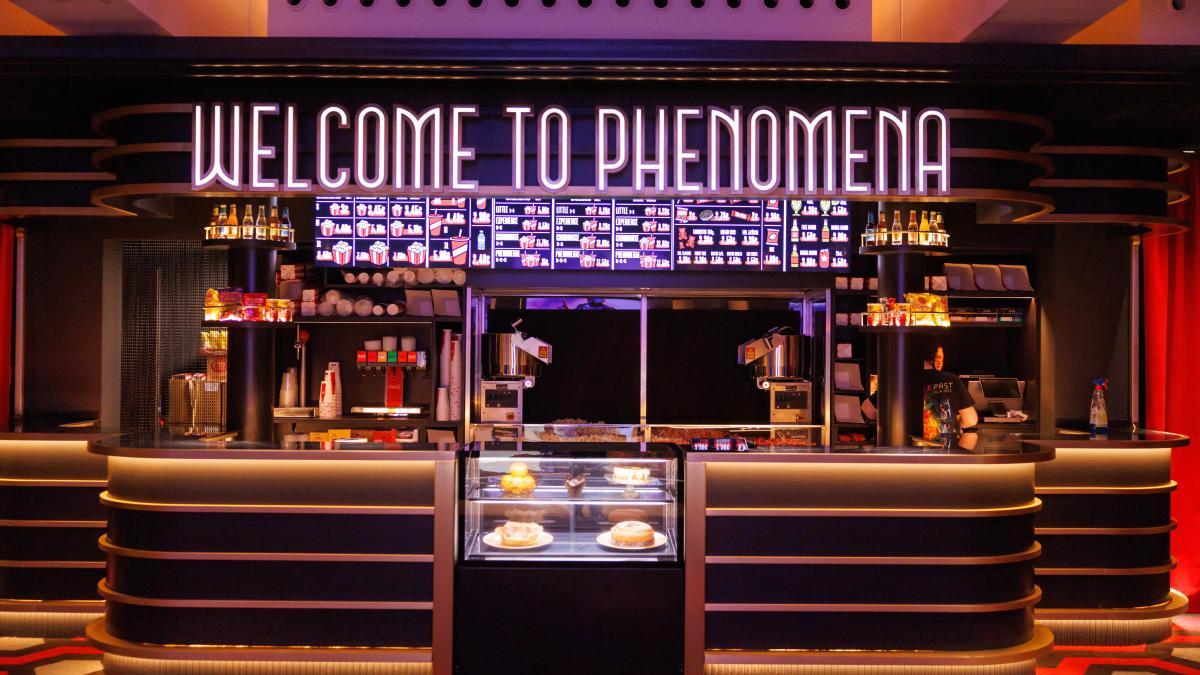 
                           Así es el nuevo templo del cine en Barcelona, el Phenomena Experience
                       