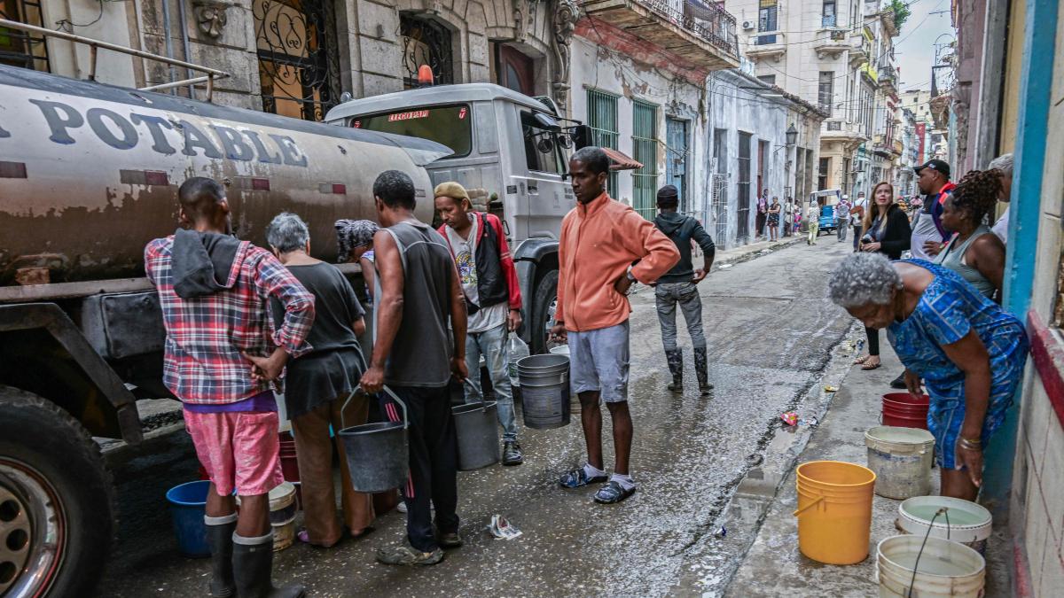 
                                                                 El mísero final del castrismo
                                                             
