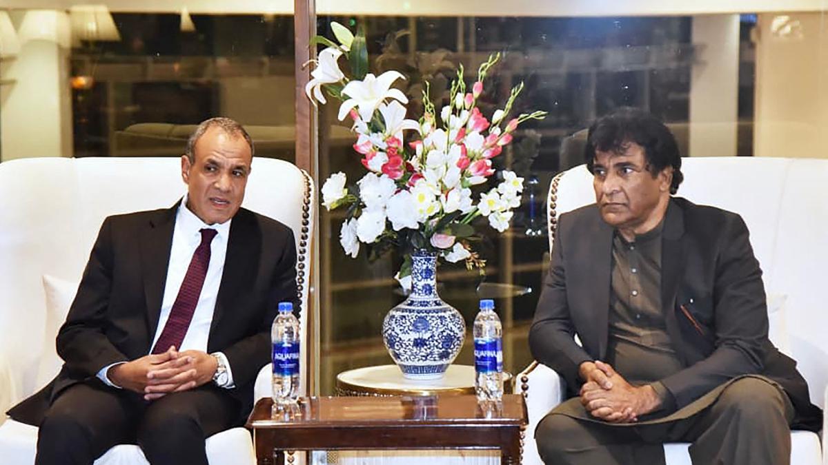 
                                                                         Pakistán convoca a otros tres países musulmanes para persuadir a Irán
                                                                     