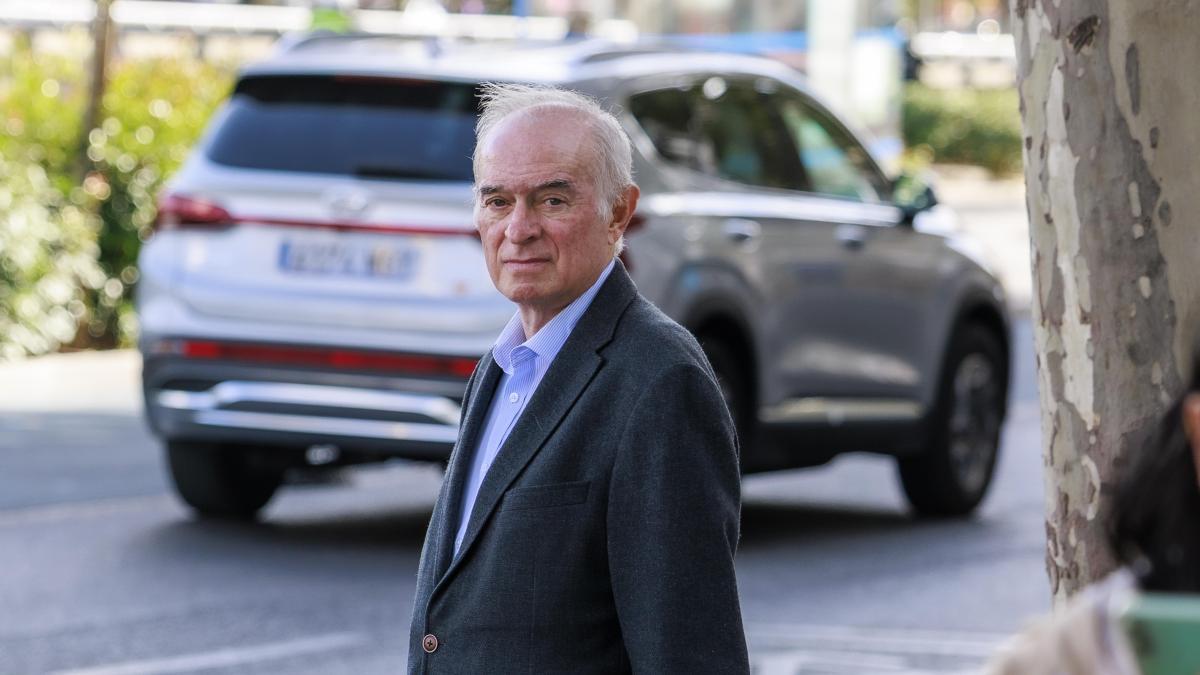 
                                                                                El juez cita por tercera vez a Begoña Gómez para enviar su causa a un jurado popular
                                                                            