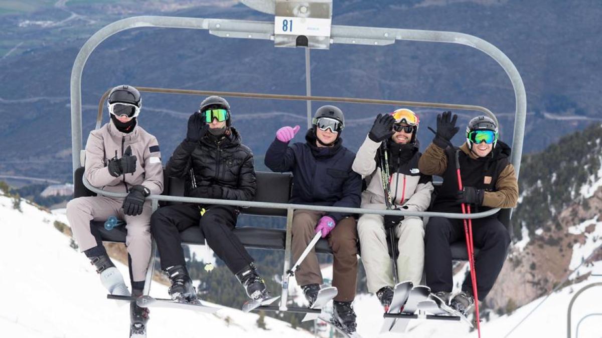 
                                                                                                  El esquí afronta la Semana Santa con grosores no vistos hace una década
                                                                                              