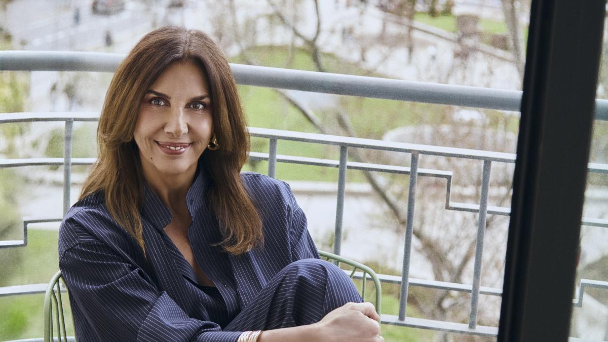 
                                                                                                                             Pastora Vega: “Las mujeres sufrimos machismo y edadismo”
                                                                                                                         