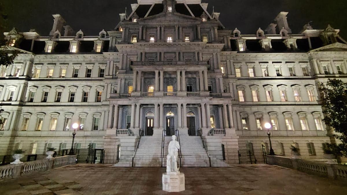 
                                                                                                                                                      La estatua de Colón en Washington y la desmemoria
                                                                                                                                                  