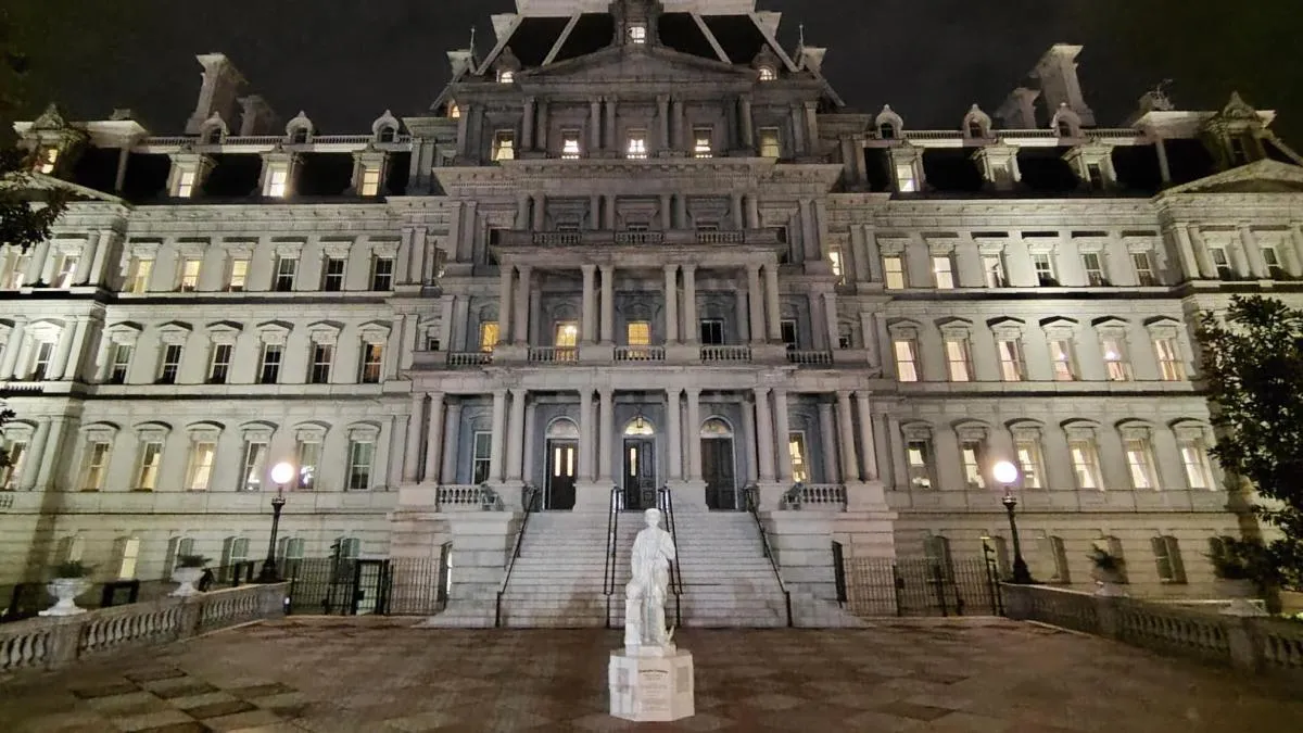 
                                                                                                                                                      La estatua de Colón en Washington y la desmemoria
                                                                                                                                                  