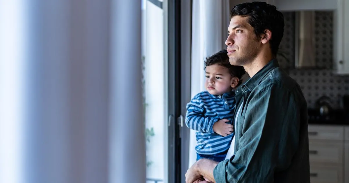 «Elle a pris toute la place» : ces pères qui se sentent évincés par leur belle-mère à l’arrivée du bébé