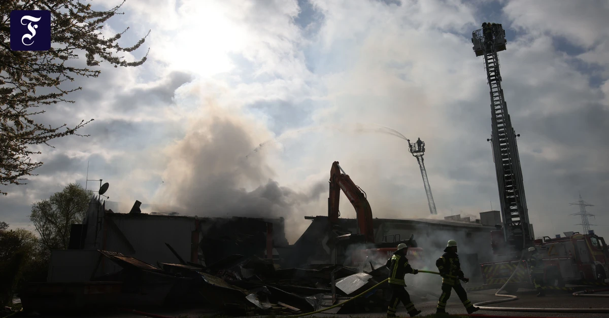 Baden-Württemberg: 750 Partygäste fliehen vor Feuer in Klub