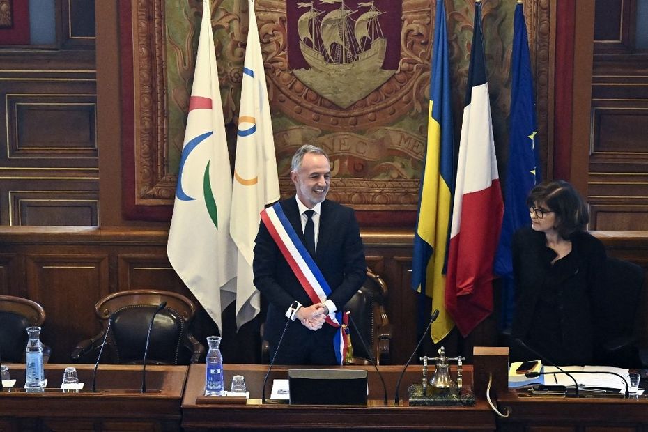 Emmanuel Grégoire, nouveau maire de Paris, vient officiellement de prendre ses fonctions