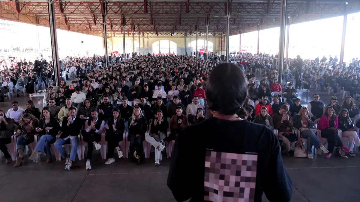 Astronautas, youtubers y jóvenes curiosos se reúnen en el festival de emprendimiento FOMOfest en Valencia