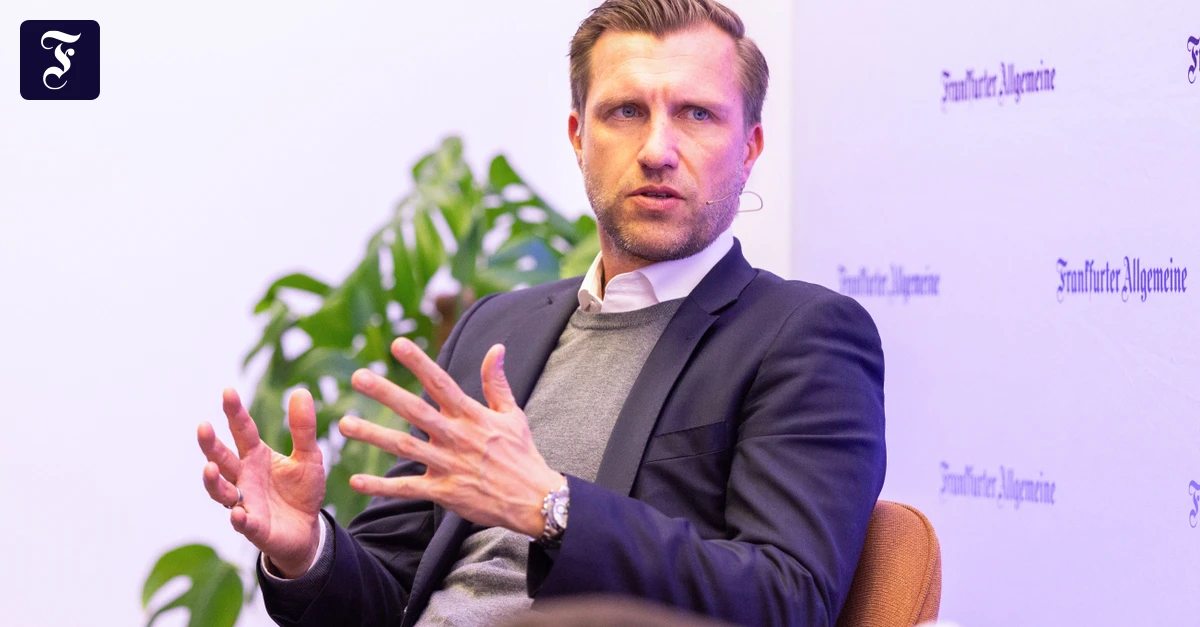 Markus Krösche: „Wir müssen schneller am Markt sein“