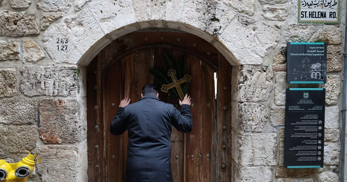 « C’est le lieu le plus important pour nous ! » : à Jérusalem, l’amertume des chrétiens privés de messe des Rameaux au Saint-Sépulcre
