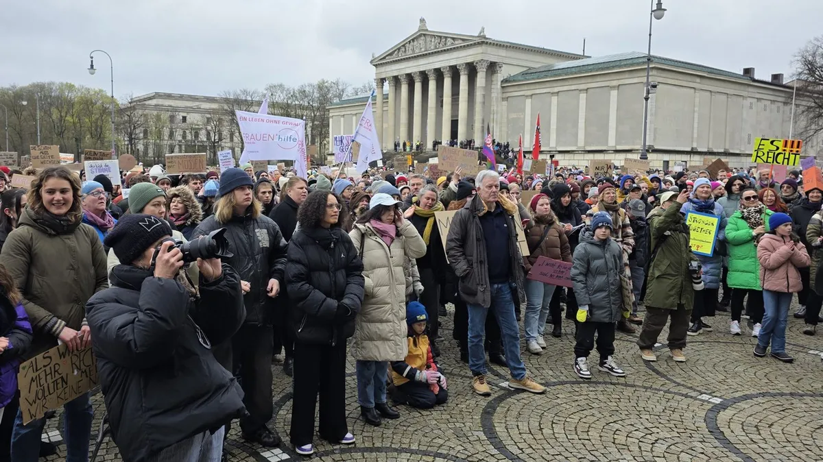 München: Tausende zeigen auf Demo Solidarität mit Fernandes