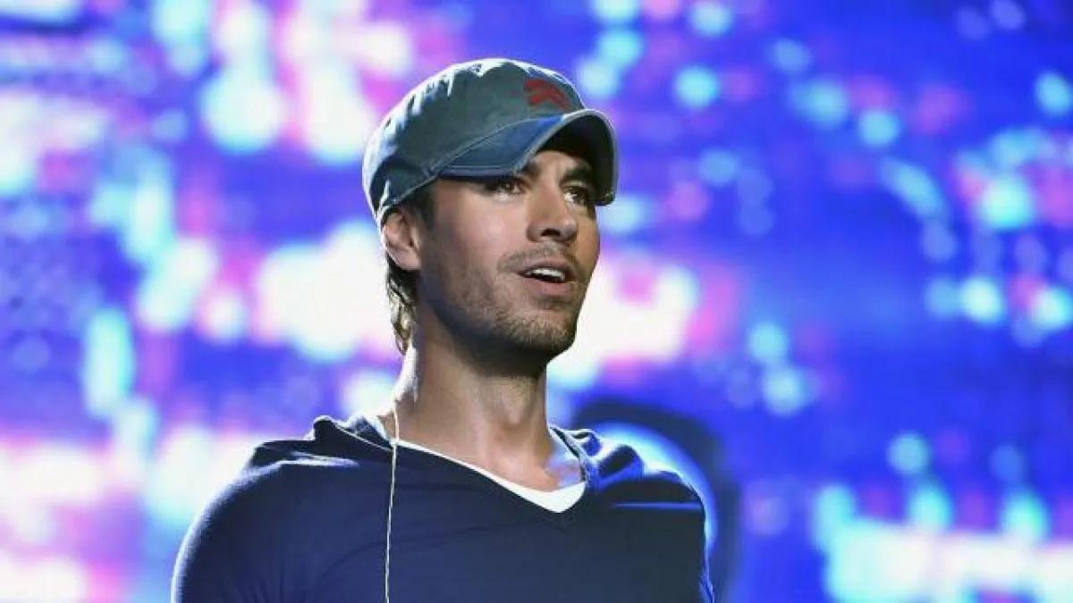 
                                          La tierna imagen de Enrique Iglesias con su bebé que ha despertado preocupación entre sus seguidores: “Es una imprudencia”
                                      