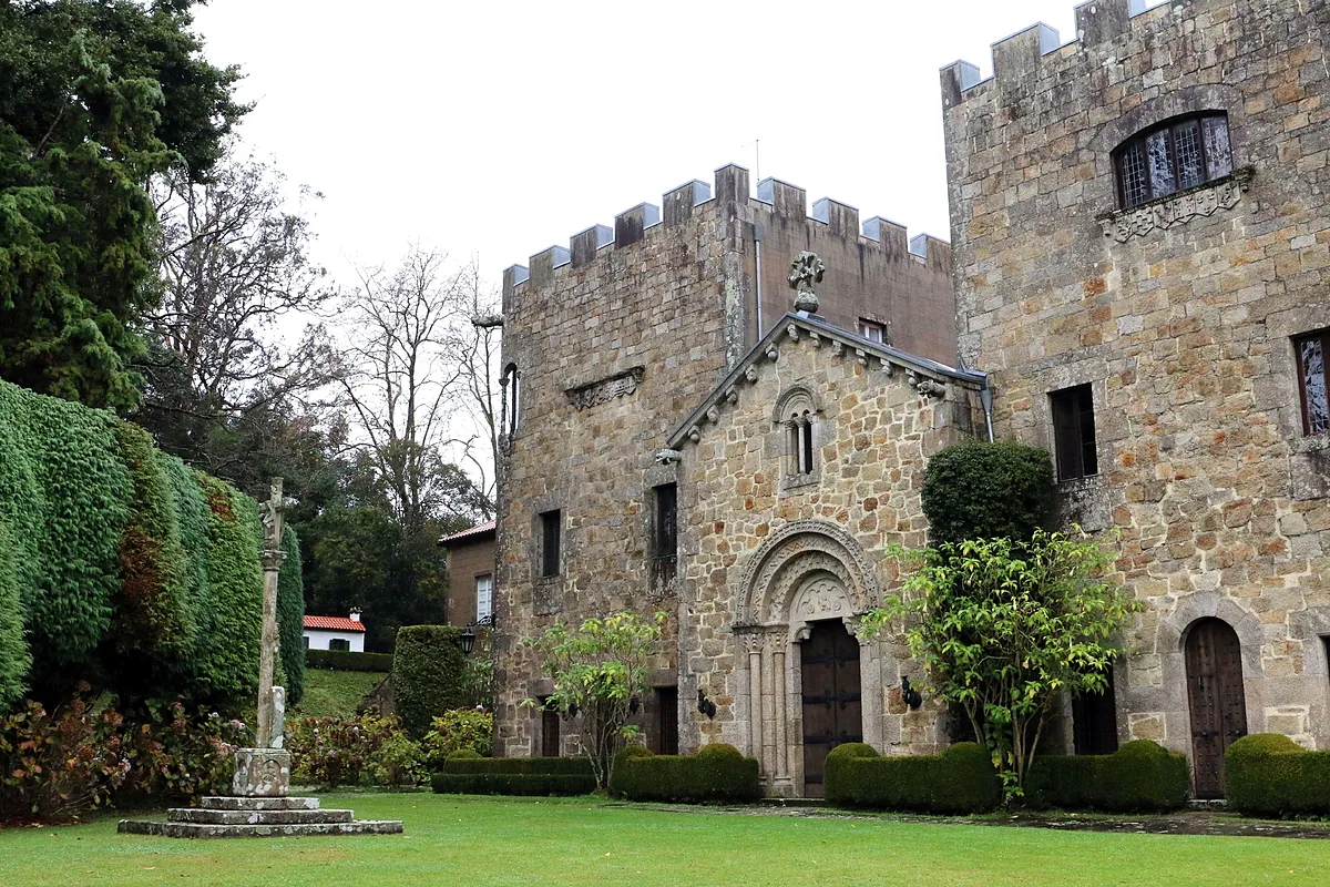 La Casa de las Conchas y la Casa Cornide: los otros frentes para recuperar el patrimonio de los Franco en Galicia