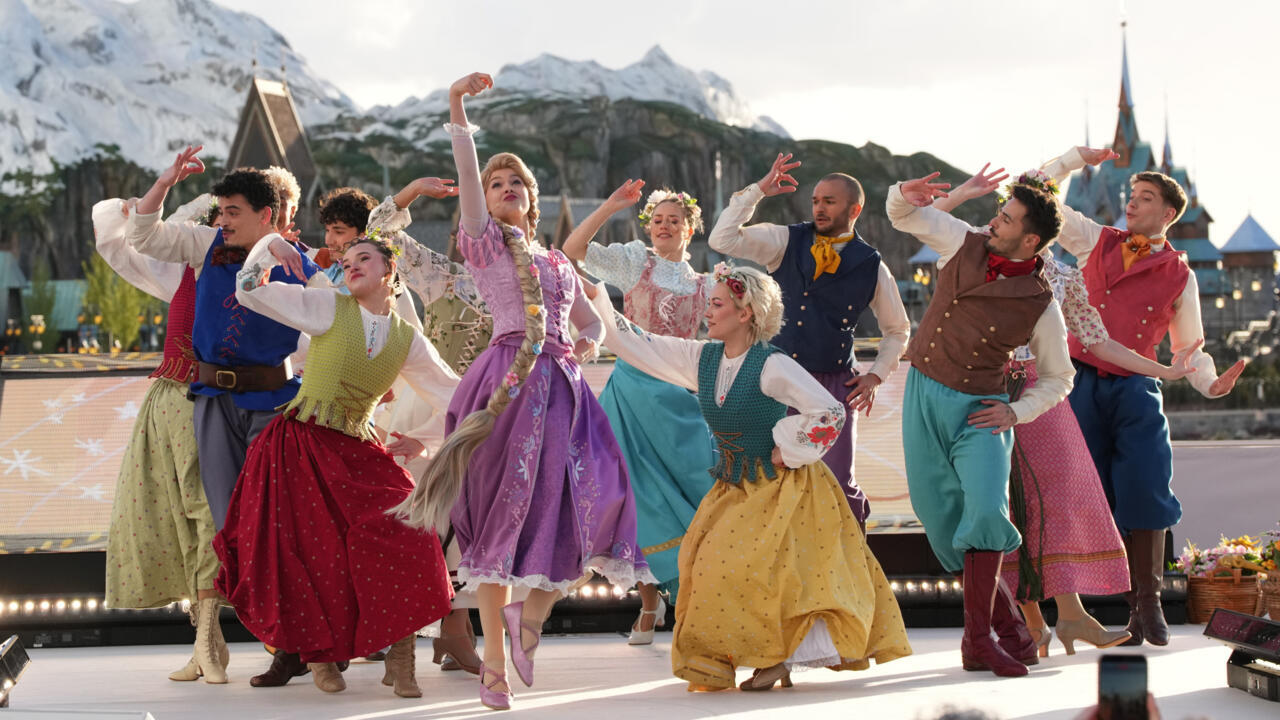 Disneyland Paris inaugure une nouvelle zone d'attractions consacrée à La Reine des neiges