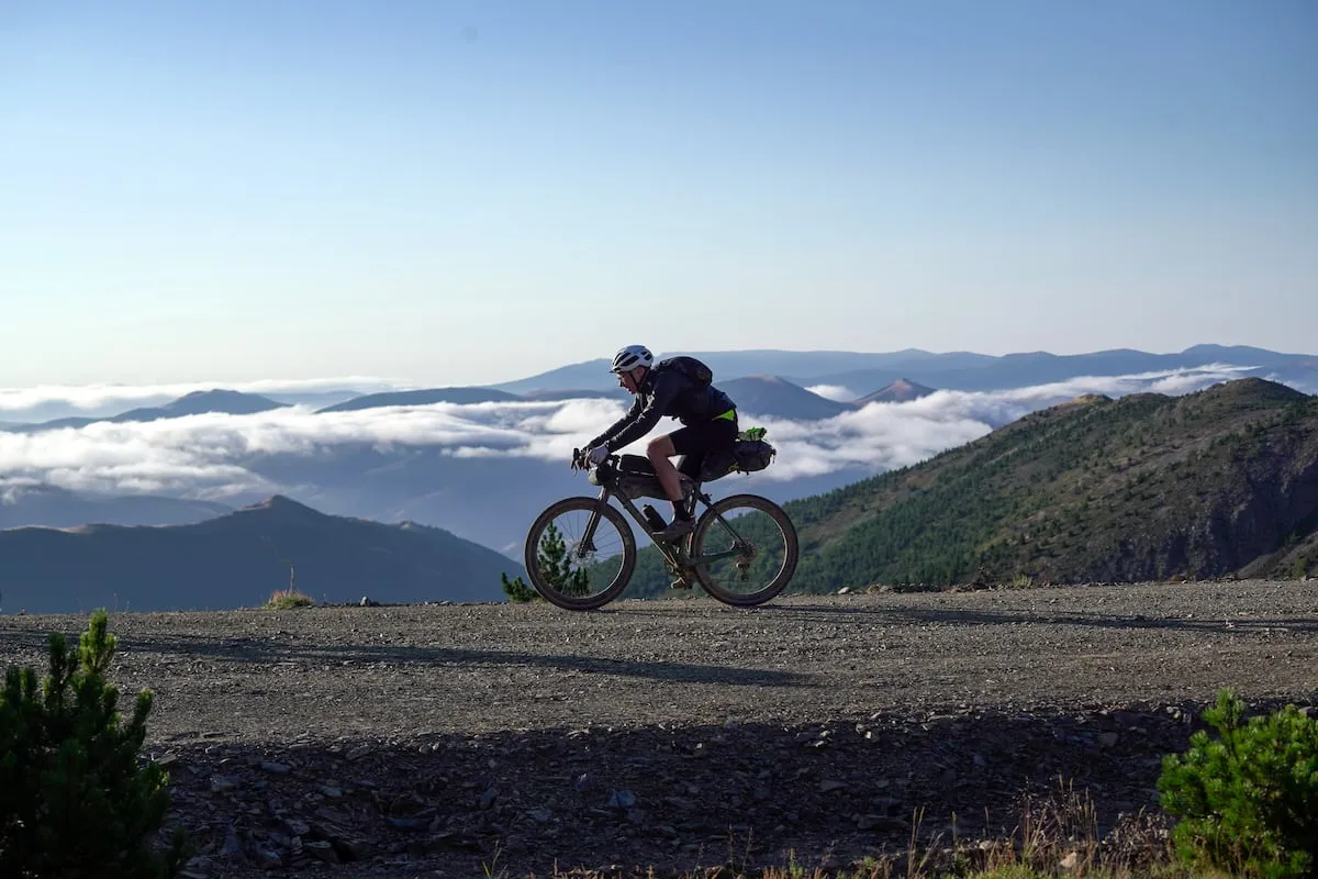 La aventura del ultraciclismo, a caballo entre el alpinismo y los pioneros del Tour