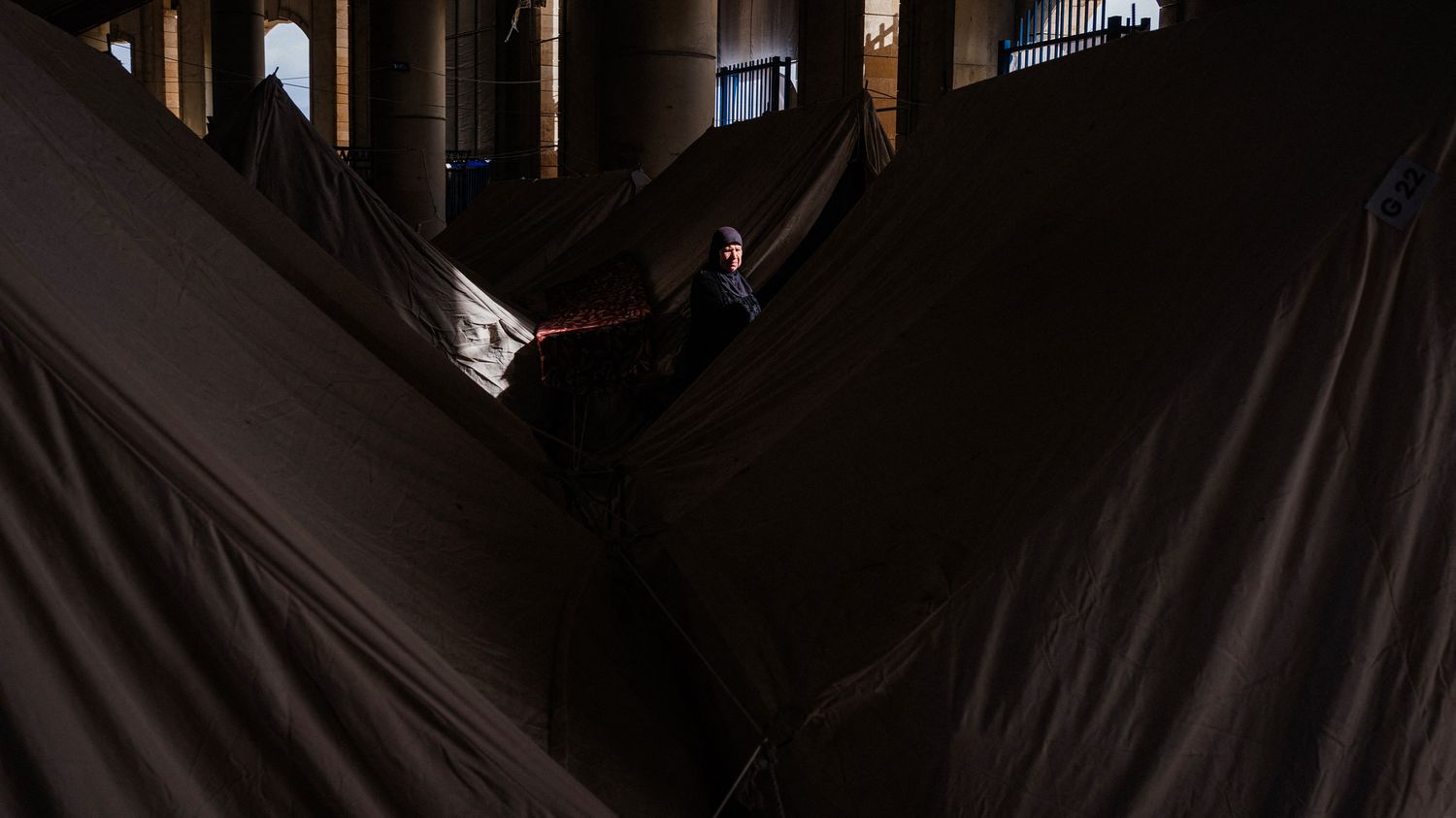 "Je ne me sens pas bien ici" : à Beyrouth, le stade a été transformé en abri géant pour les habitants qui fuient les bombardements