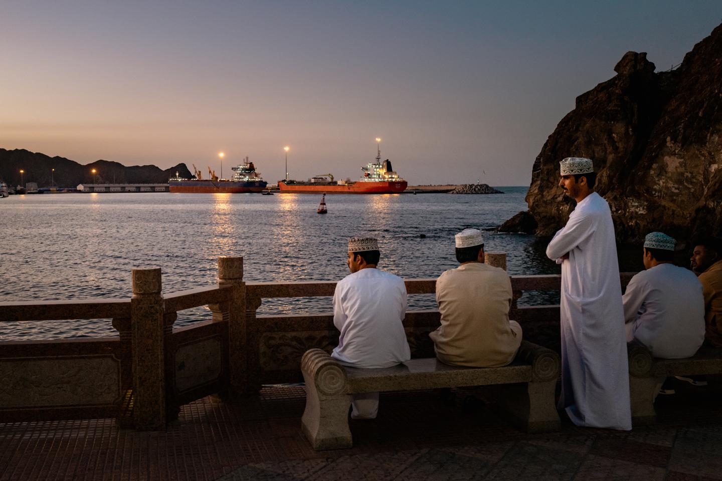Guerre au Moyen-Orient : le détroit d’Ormuz, rente et fardeau du sultanat d’Oman