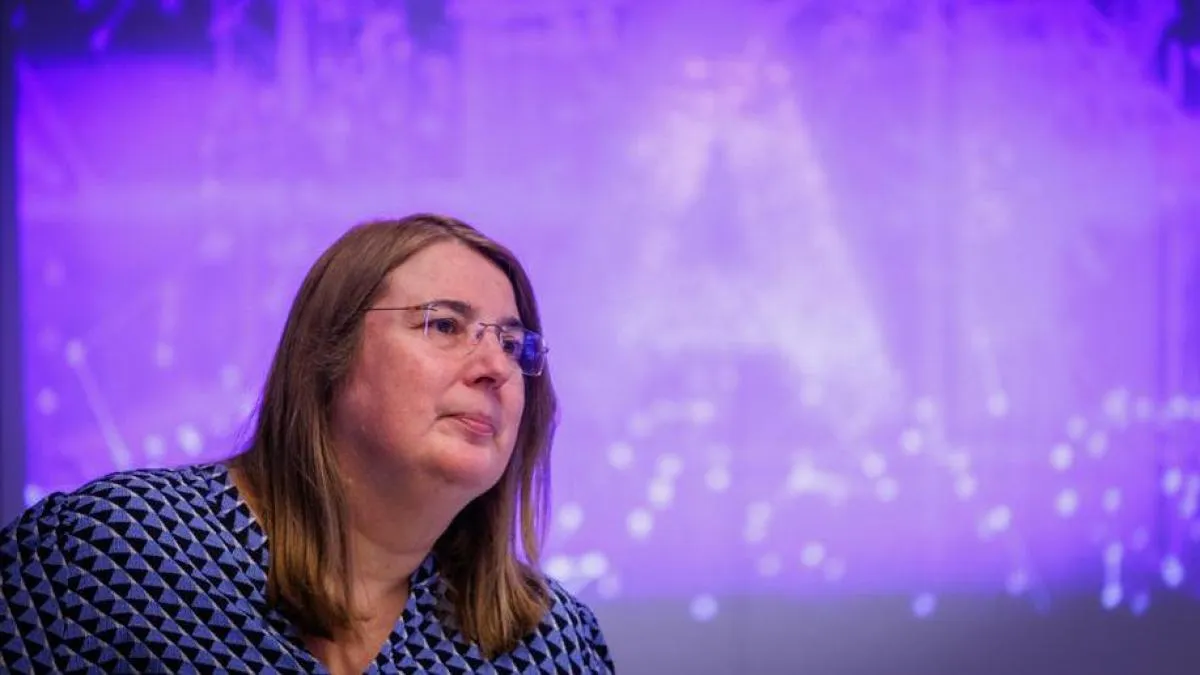 
                                                                                                           “La IA sabe poco de sexo y no tiene sentido del humor”: cómo saber si una novela se ha escrito con inteligencia artificial
                                                                                                       