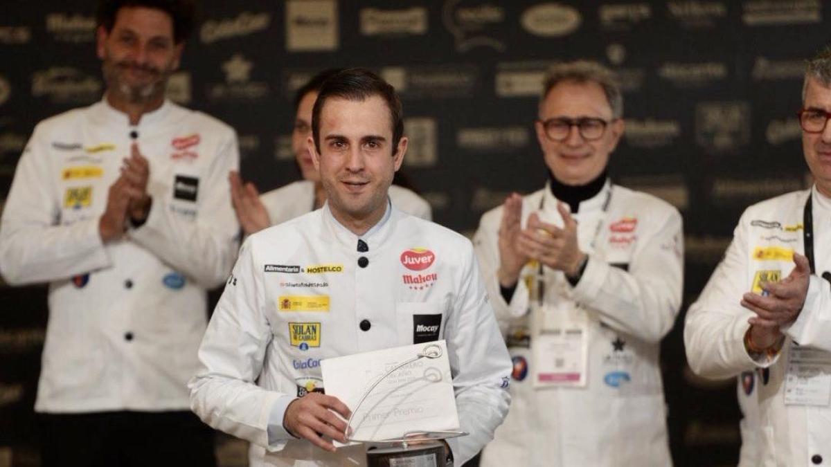 
                                                                                                                         “Necesitamos devolver la dignidad a la profesión: a muchos les da vergüenza decir que son camareros”
                                                                                                                     