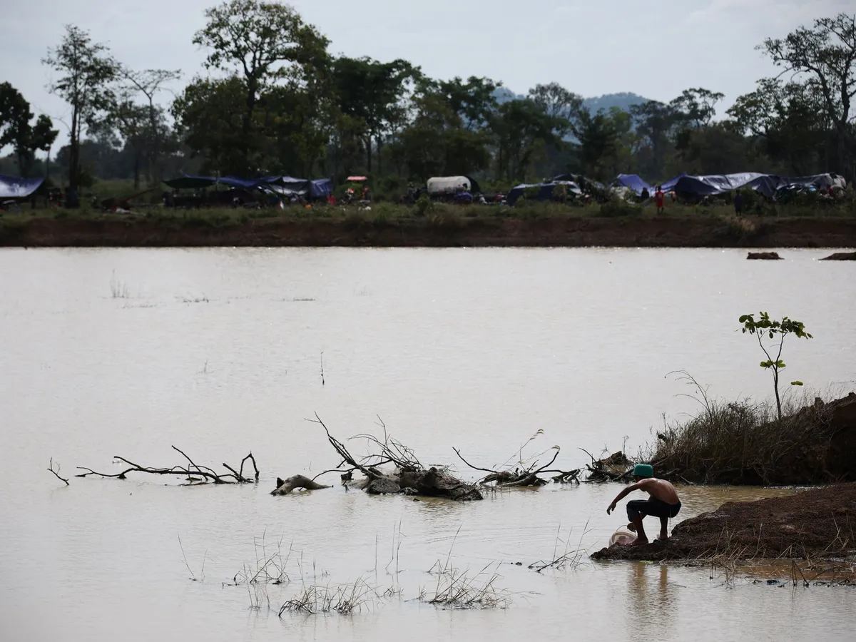 Cambodia blames Thailand for ‘ruthless’ bombardment amid border talks