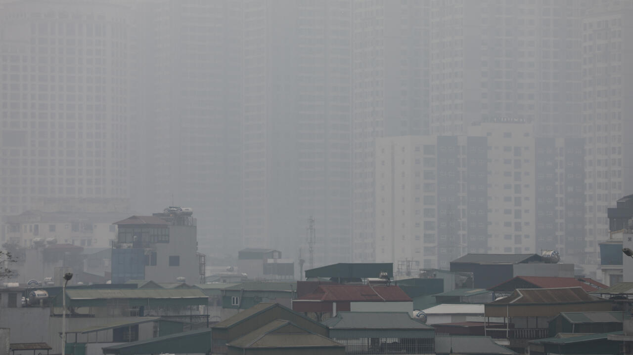 Le Vietnam arrête 74 personnes accusés de manipuler les indicateurs de pollution de l’air et des eaux usées