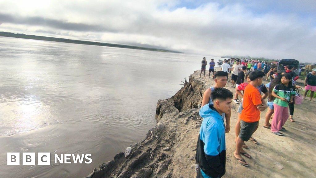 Dozens missing as deadly landslide hits two boats in Peru
