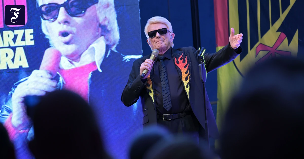 Solidaritätskonzert: Heino wird nach Hymnen-Streit um Feuerwehrmann bejubelt