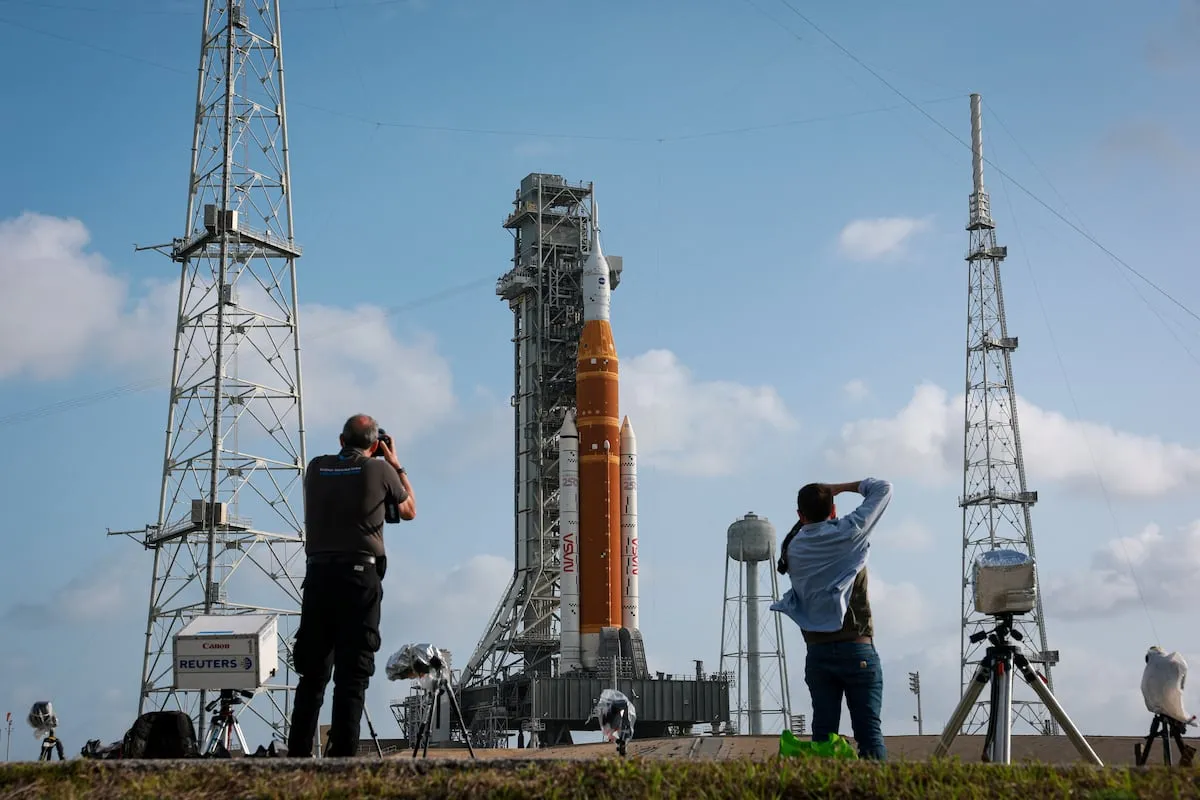 La NASA prepara la cuenta atrás para la primera misión tripulada a la Luna en medio siglo: “Esto va en serio”