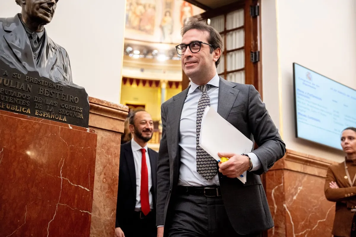 Cuerpo propone dar un año a las pymes para implantar el registro horario digital, pero Díaz plantea seis meses