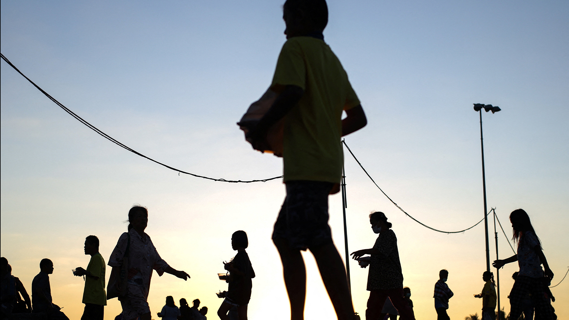 Al Jazeera witnesses fighting at Thai-Cambodia border despite talks