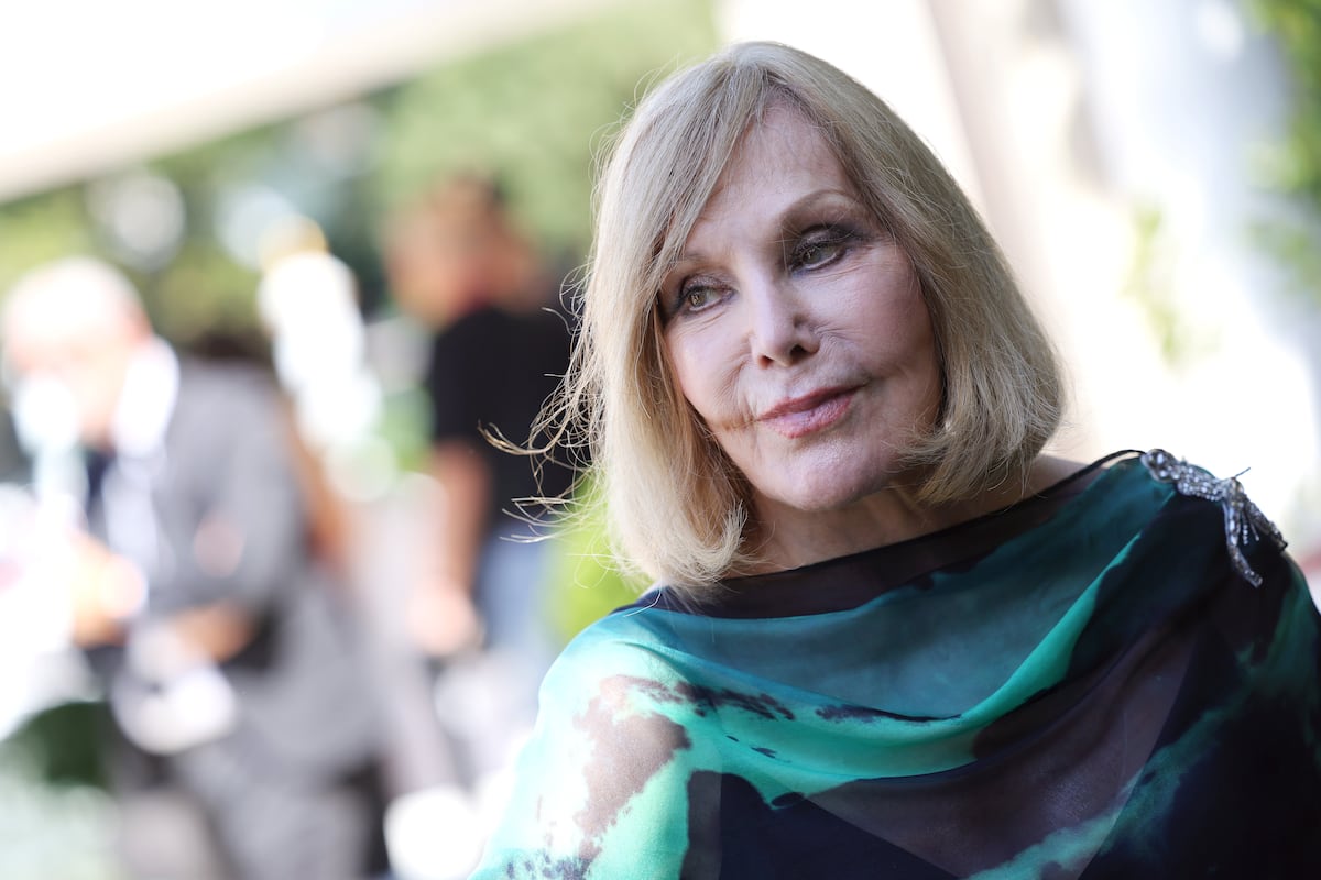 Kim Novak critica el físico de Sydney Sweeney para justificar por qué no debería protagonizar su ‘biopic’: “Sobresale demasiado por encima de la cintura”