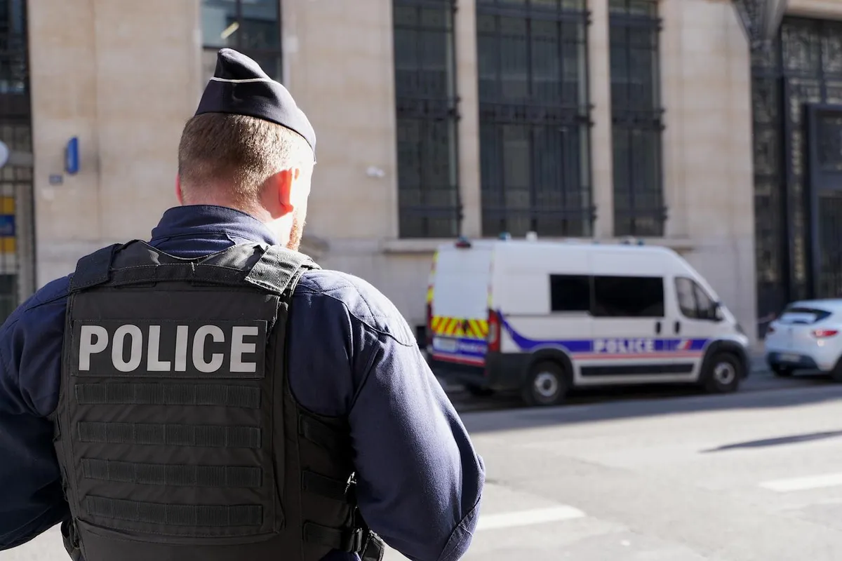 Après l’attentat déjoué devant le siège parisien de Bank Of America, cinq interpellations et des questions sur le rôle de l’Iran