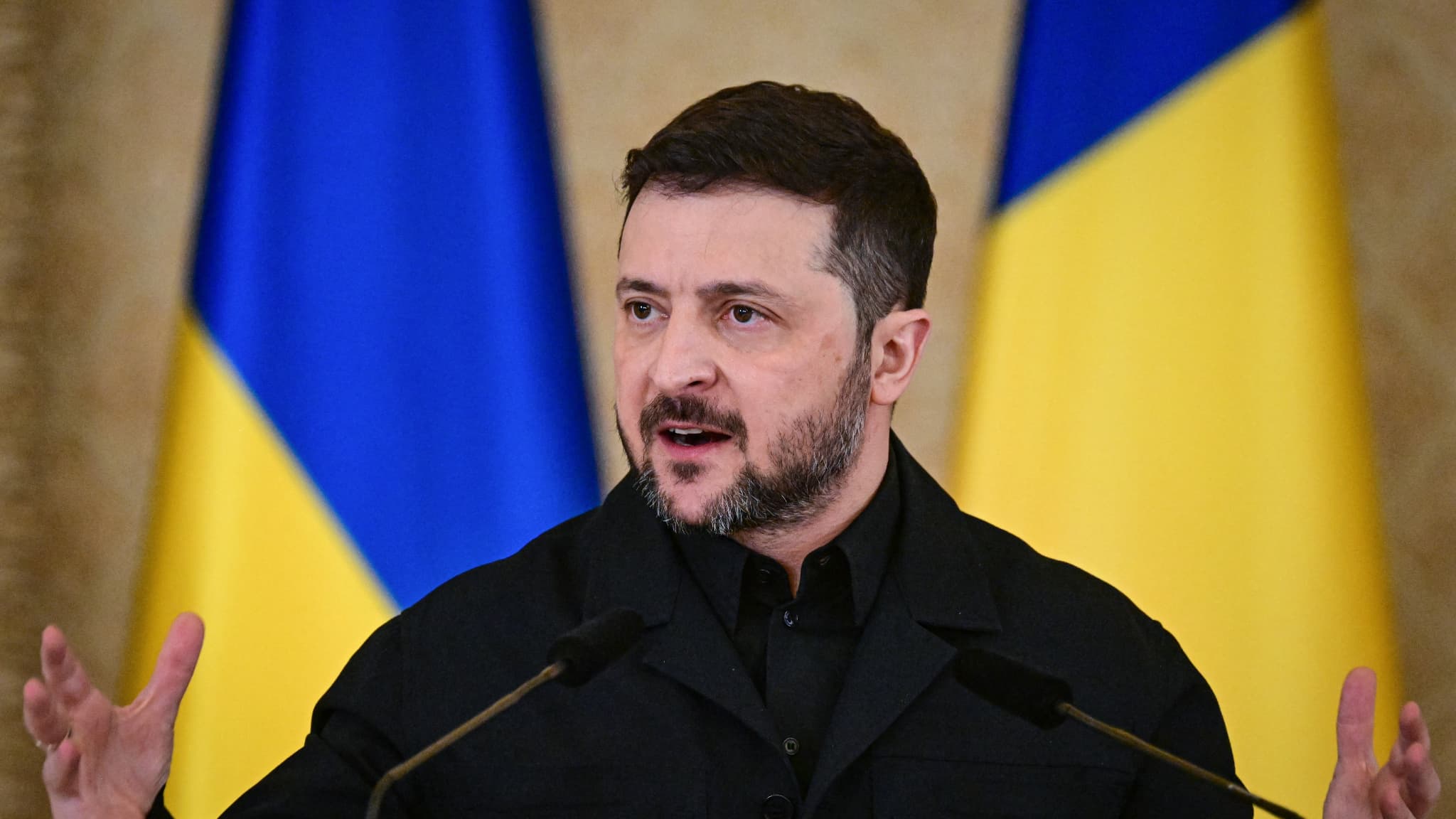 Kiev est prête elle aussi à mettre moins de pression sur Moscou: Zelensky assure que des pays alliés envisagent de réduire les sanctions sur le pétrole russe