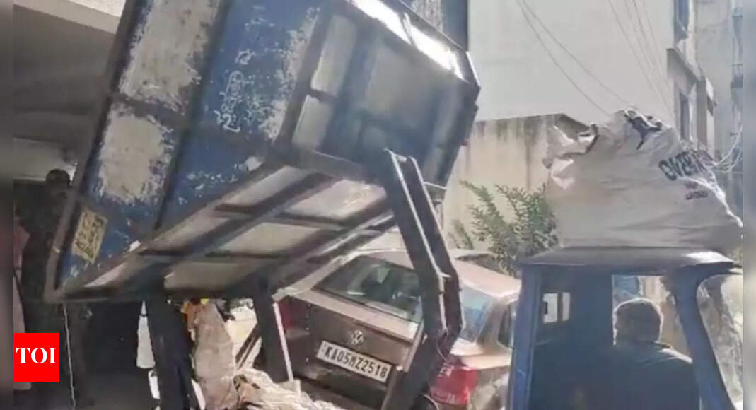 Garbage dumped at doorsteps of Bengaluru homes; here's why