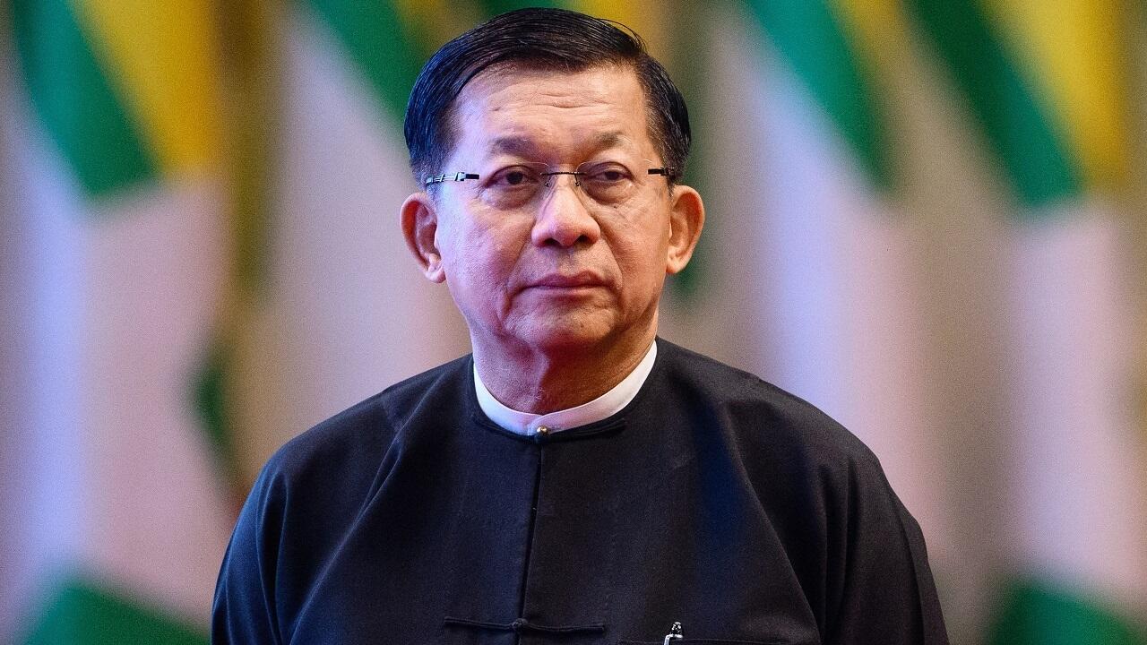Birmanie: les ambitions royales du chef de la junte Min Aung Hlaing, prochain président
