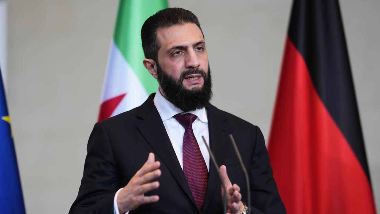 Besuch des umstrittenen Präsidenten al-Scharaa