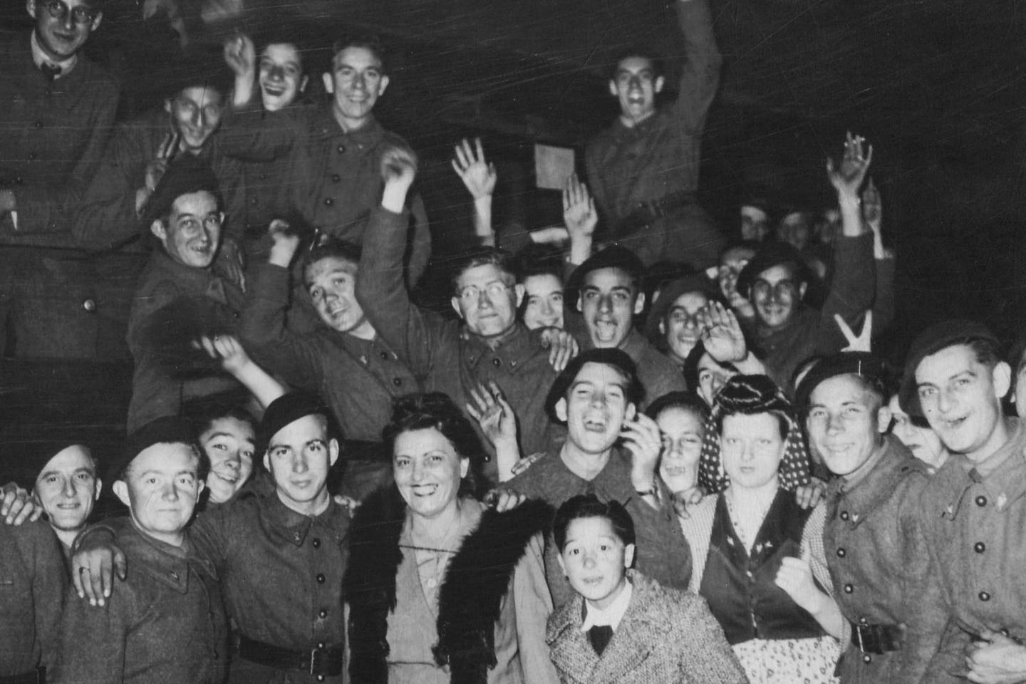 « Les Ultras de la collaboration », sur France Culture, et « Les Soldats français du Reich », sur Arte.tv : une plongée historique au cœur de l’extrême droite