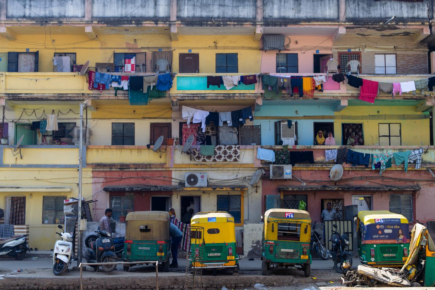 A Juhapura, le plus grand ghetto musulman d’Inde : « Avant, on ne vivait pas à l’écart des hindous, on se mélangeait, on mangeait ensemble »