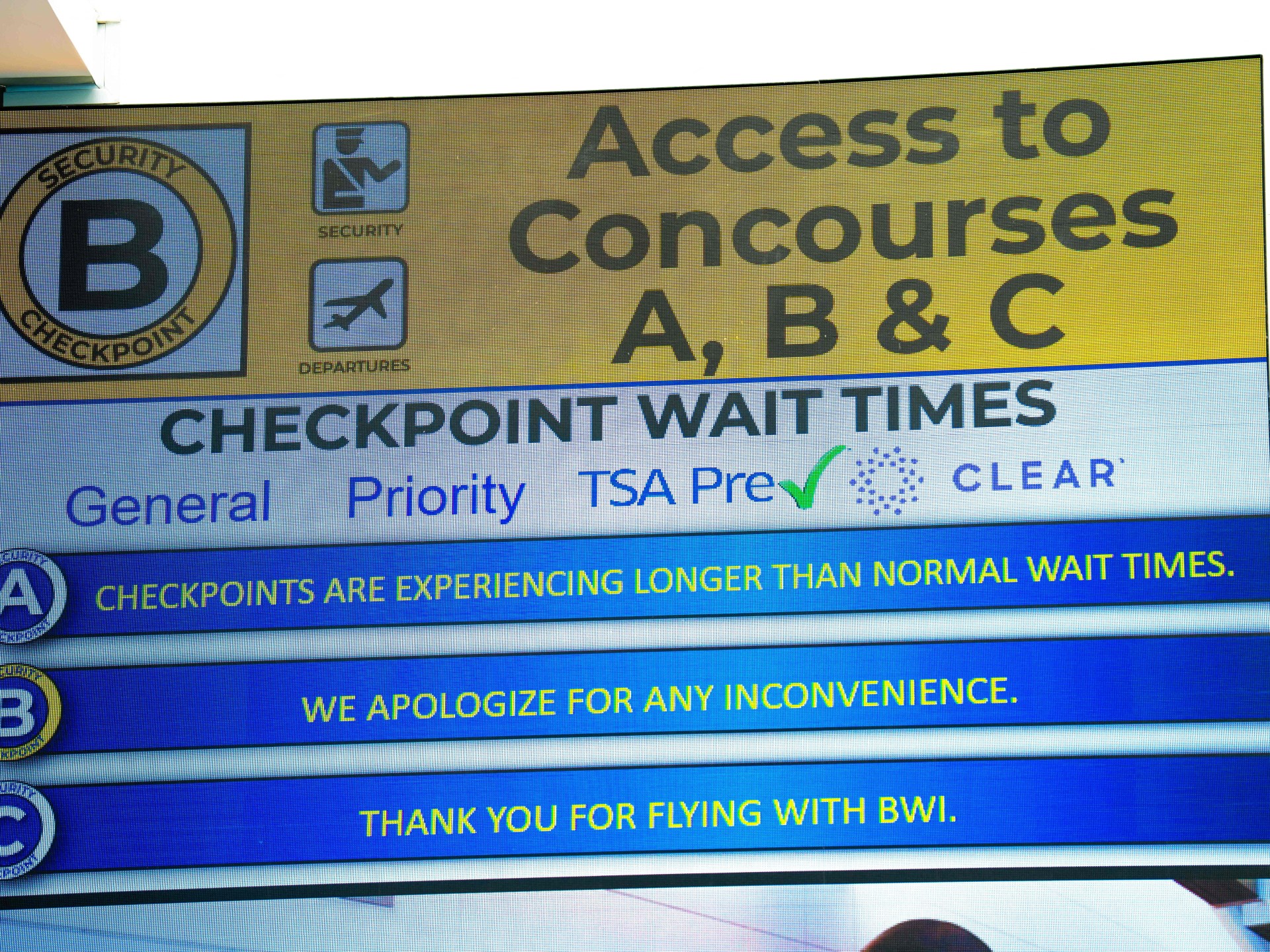US airport lines shorten as TSA workers get paid