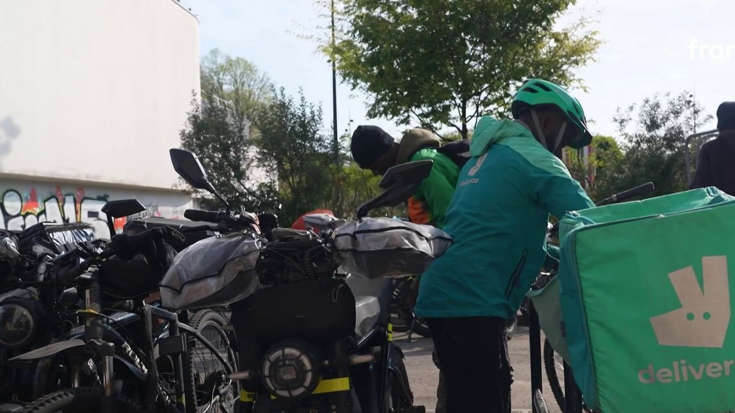 Deliveroo, Uber Eats... Les chiffres chocs de la santé des livreurs