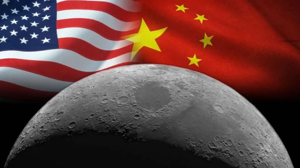 
                         Cómo EE.UU. y China compiten por llegar primeros a la Luna y explotar sus recursos
                     