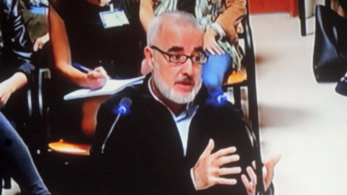 
                                      Un juez concede el primer permiso a Alfonso Basterra pero la decisión no es firme
                                  