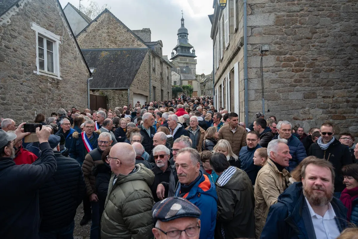 Dans les Côtes-d’Armor, une mobilisation de soutien après la démission du maire de Moncontour, victime de vandalisme