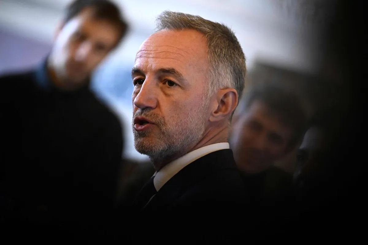 Violences sexuelles dans le périscolaire : Emmanuel Grégoire a reçu les parents d’élèves