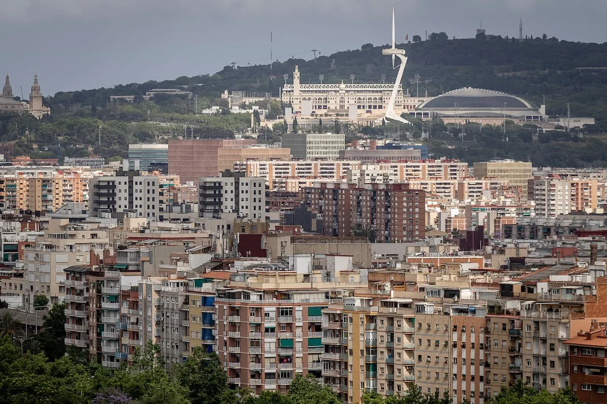 ¿Densificar el área de Barcelona?: el dilema de albergar más viviendas o devorar territorio