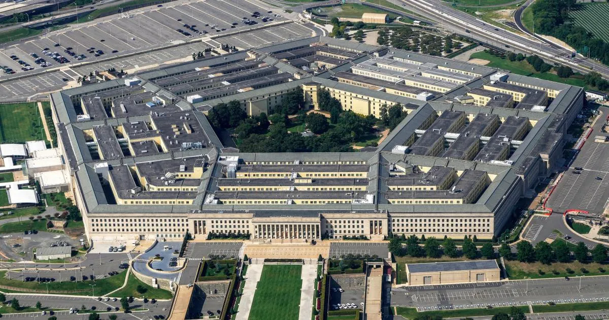 Pentagon denies that Hegseth’s broker sought investment before Iran war