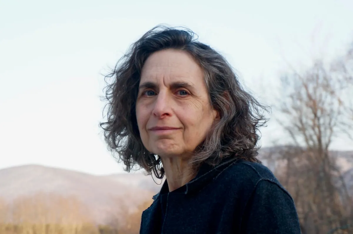 Elizabeth Kolbert, periodista: “Es posible que la IA nos permita comunicarnos con las ballenas y lo primero que les diría es ‘lo siento”