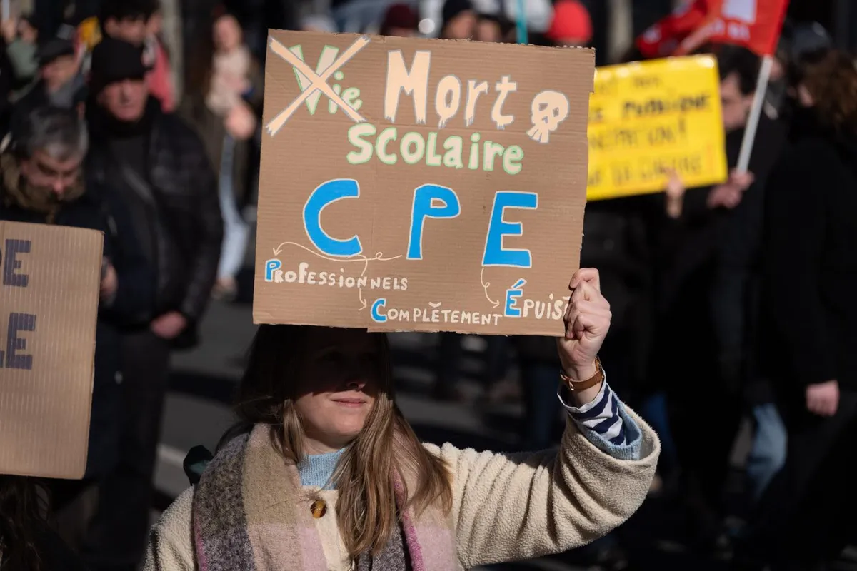Dans les collèges et les lycées, les CPE et surveillants « asphyxiés » par le manque de moyens